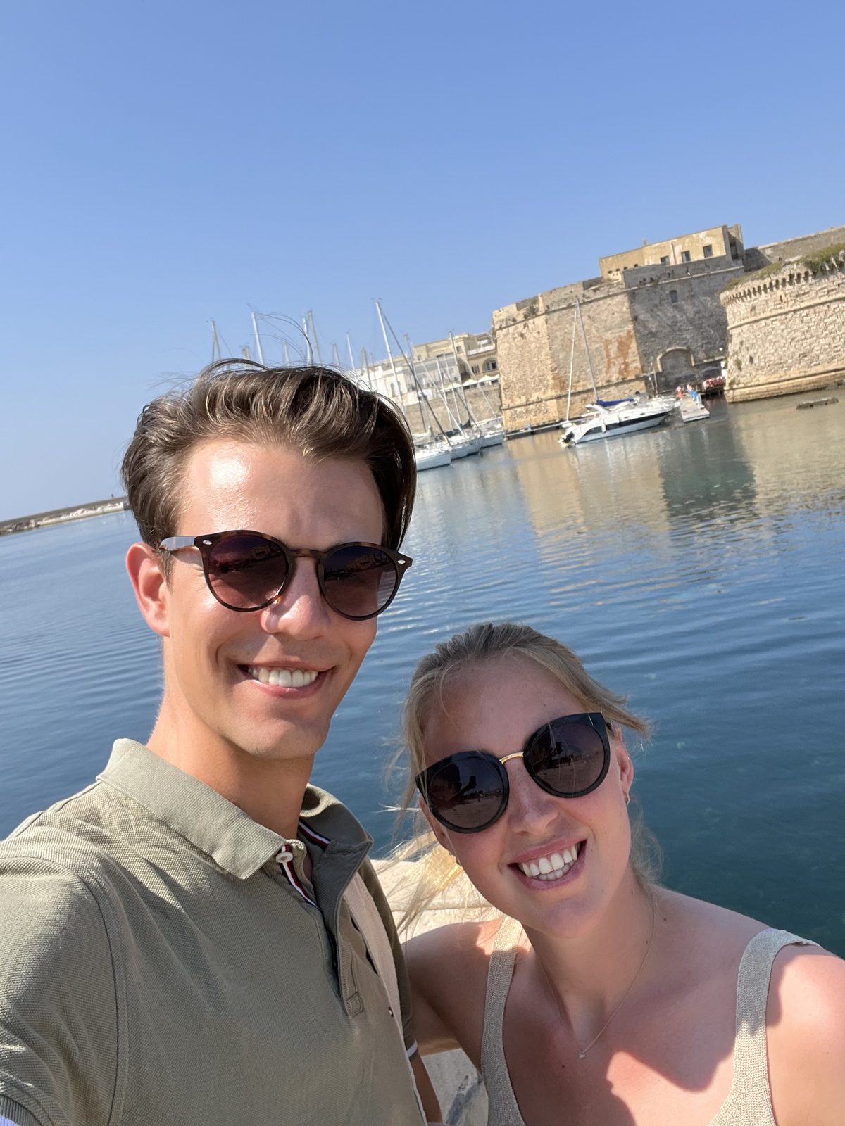 Gallipoli — Charlotte en Frederik aan de haven
