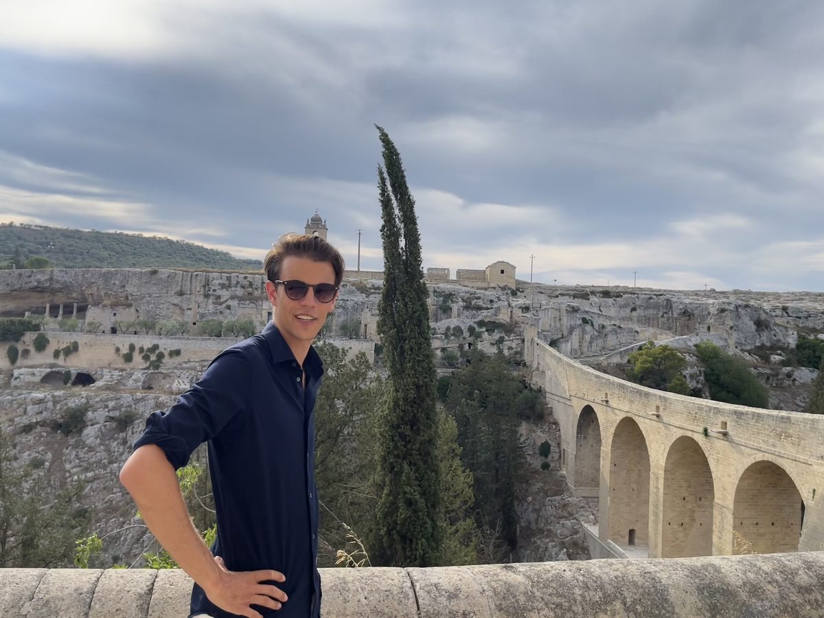 Gravina in Puglia — het ravijn met de aquaductbrug