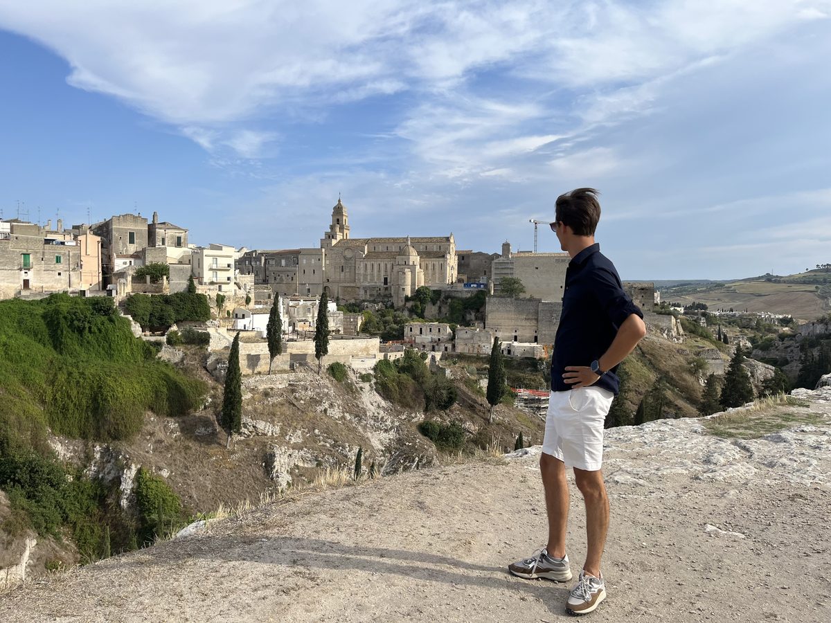 Gravina in Puglia — uitzicht over het ravijn