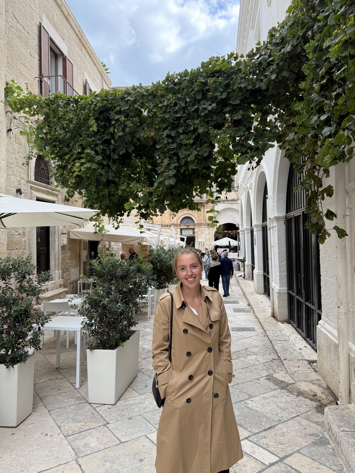 Polignano a Mare — een groene straat in het centrum